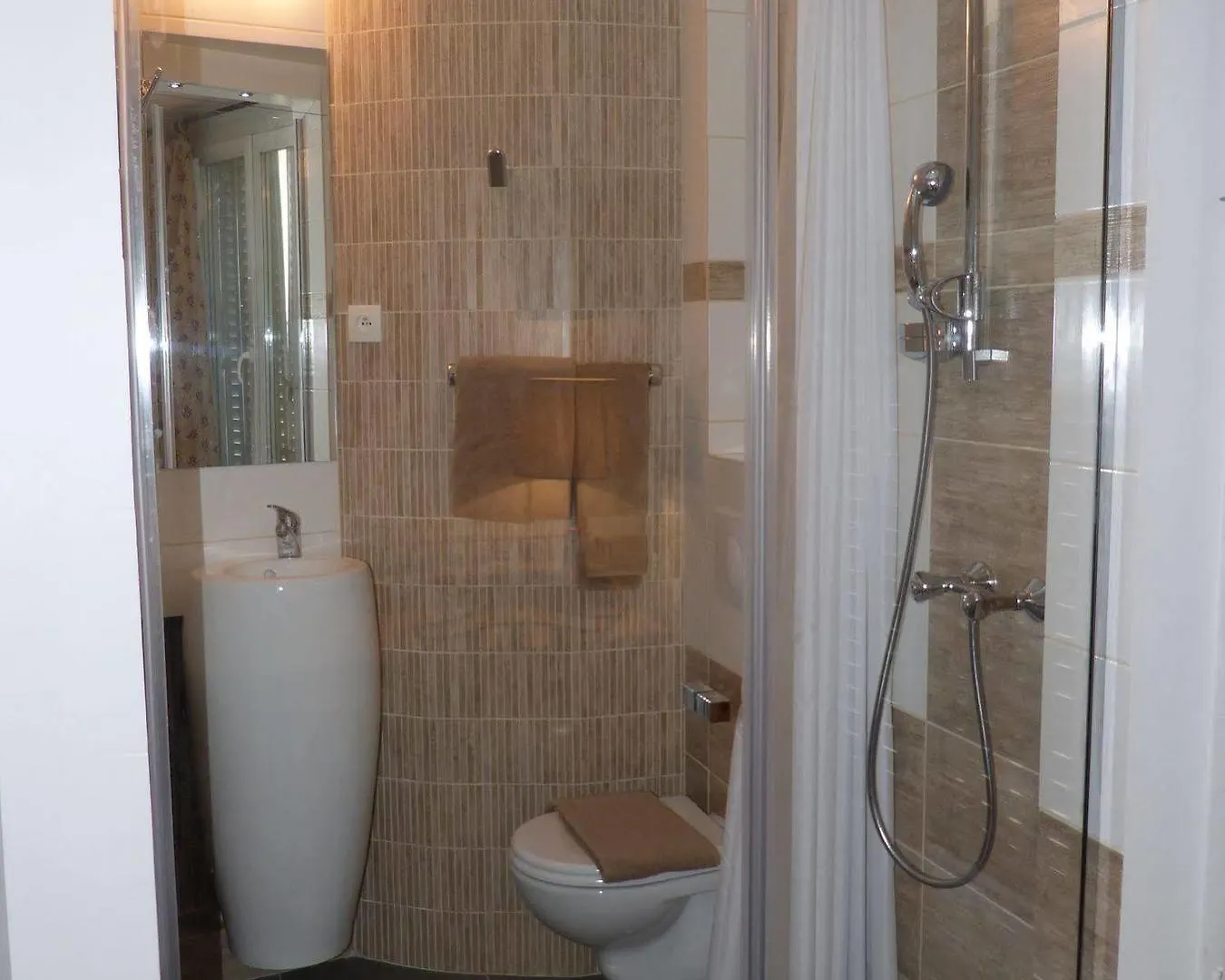 Little Regina Hotel